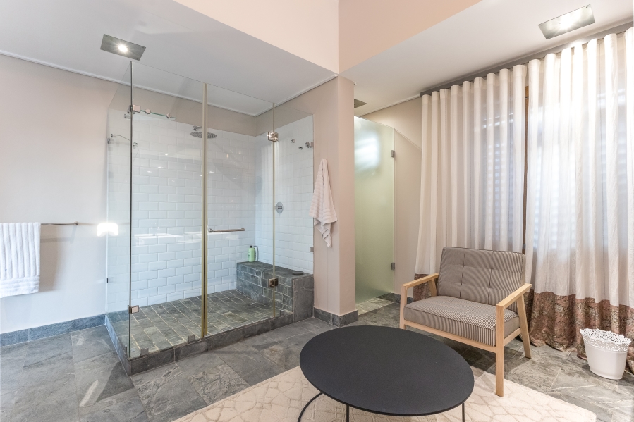 6 Bedroom Property for Sale in Mostertsdrift Western Cape